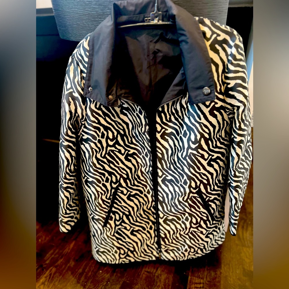 Basler Leopard print silk and black nylon reversible raincoat